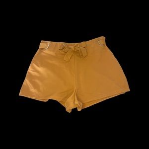 NWT-Better Be woven short 1X woman’s